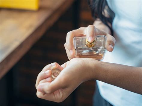 Perfume Allergy: Symptoms, Triggers, and Treatments 